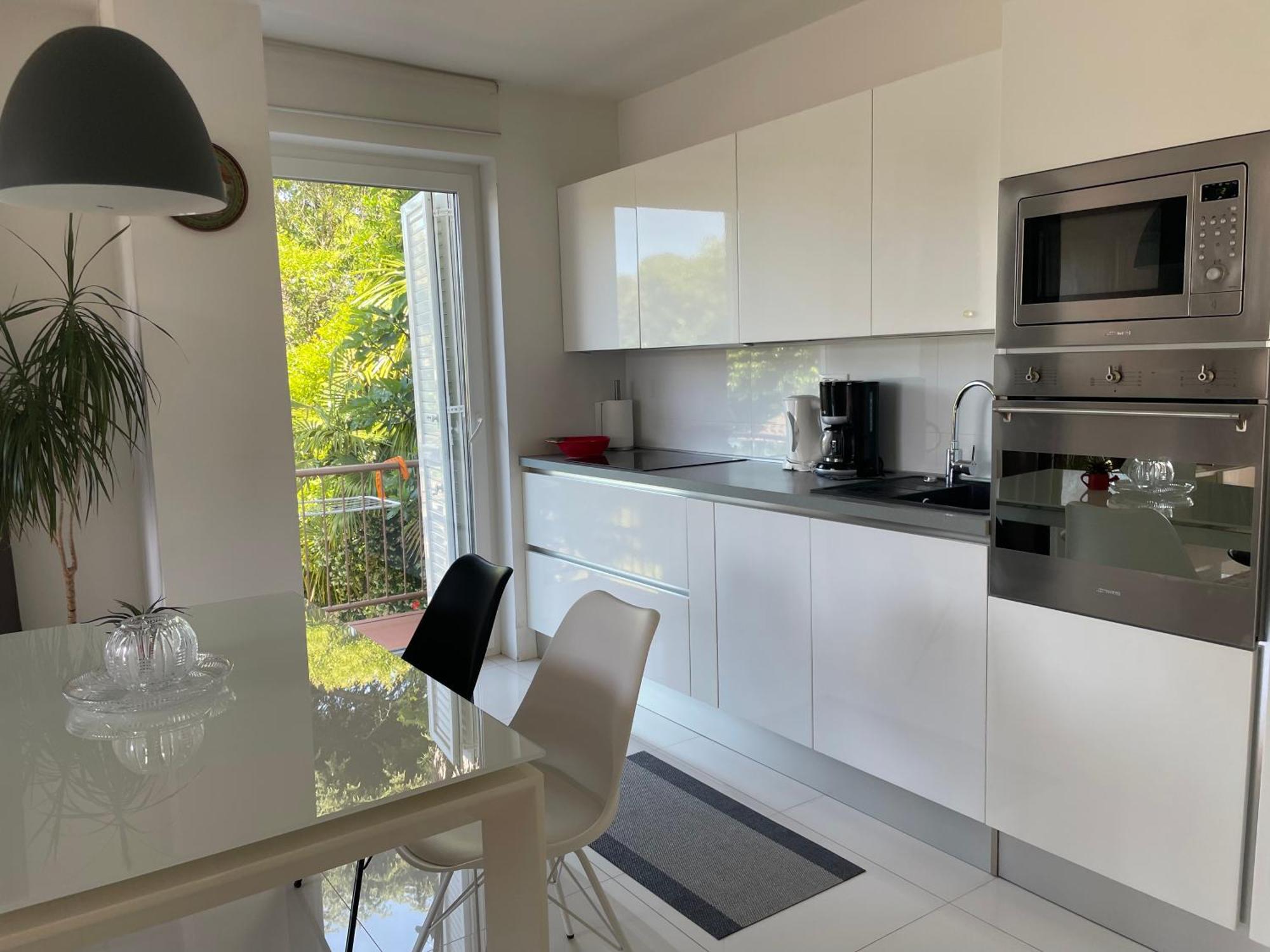 Apartments Bloom Near The Beach Porec Exterior photo