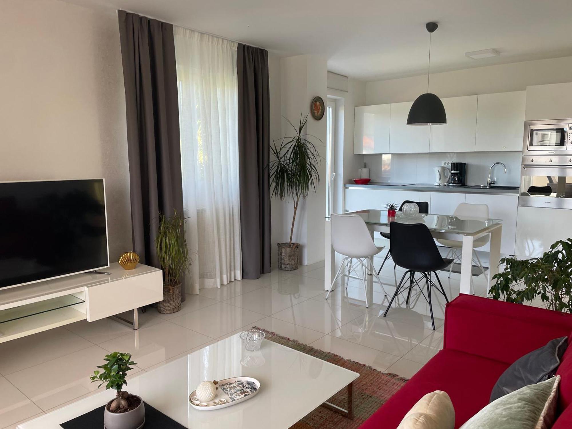 Apartments Bloom Near The Beach Porec Exterior photo